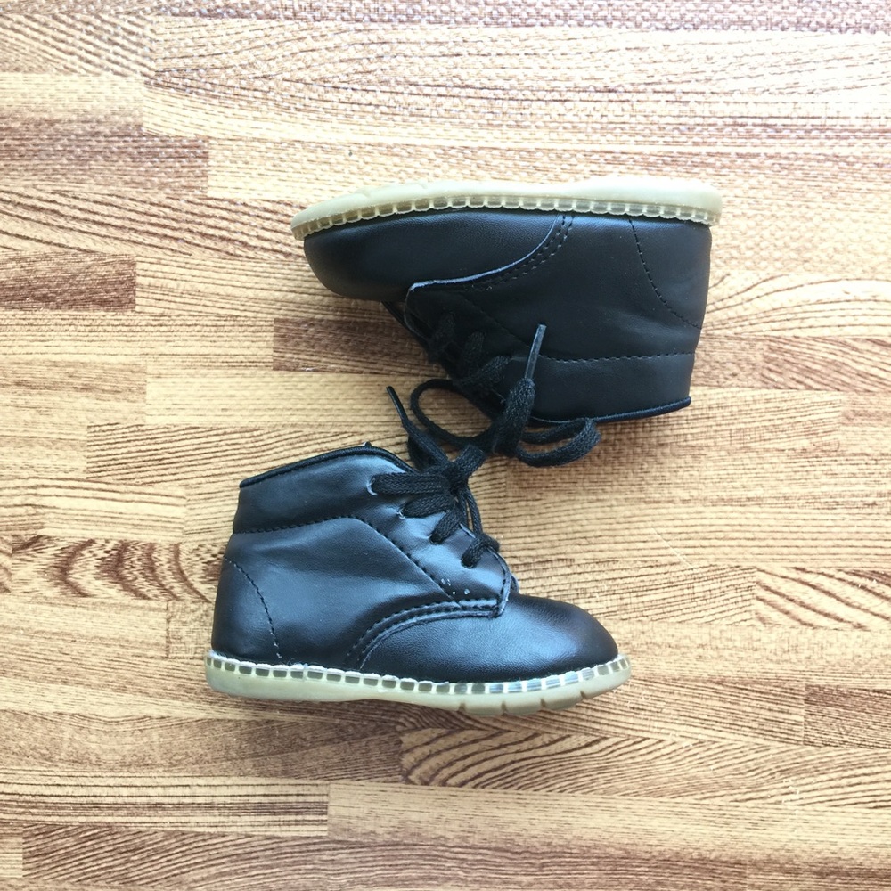Unisex Black flexible chubby oxfords for baby